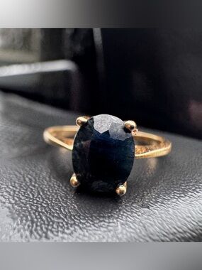 Vintage solid 10k gold blue sapphire solitaire ring$599